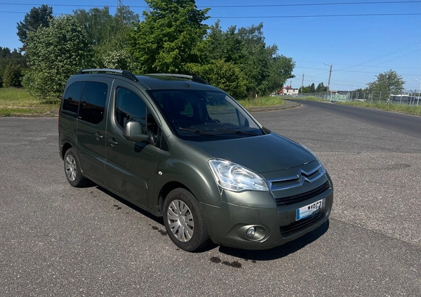 Citroen Berlingo cena 16500 przebieg: 231000, rok produkcji 2010 z Chodzież małe 211